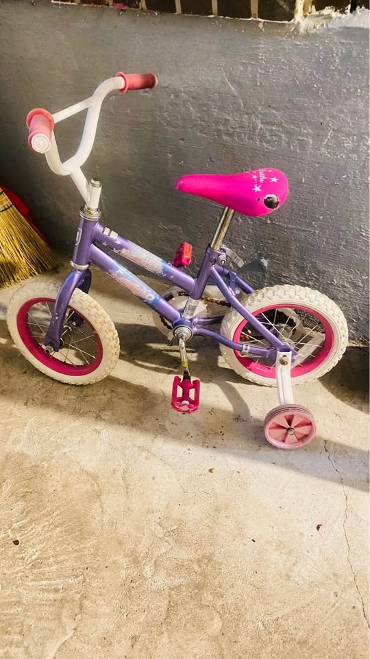 🚨	Moving Sale – Everything Must Go! - photo 4