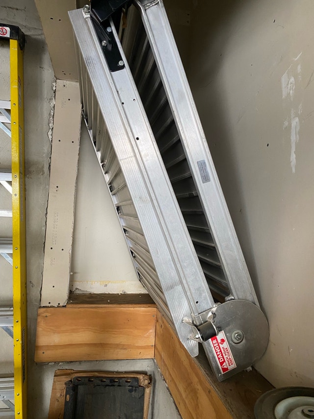 Link Aluminum Trifold Ramp LT30: 30”W x 119”L, 1000 lb - photo 4