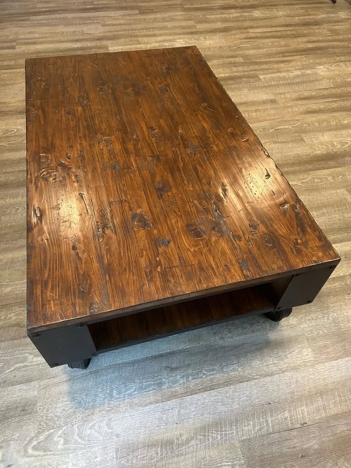 coffee table barn industrial vintage look - photo 2