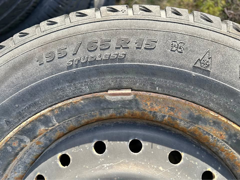 Set of 4 Michelin Winter Tires 195/65/15