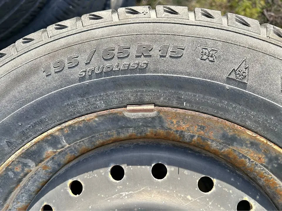 Set of 4 Michelin Winter Tires 195/65/15 thumbnail