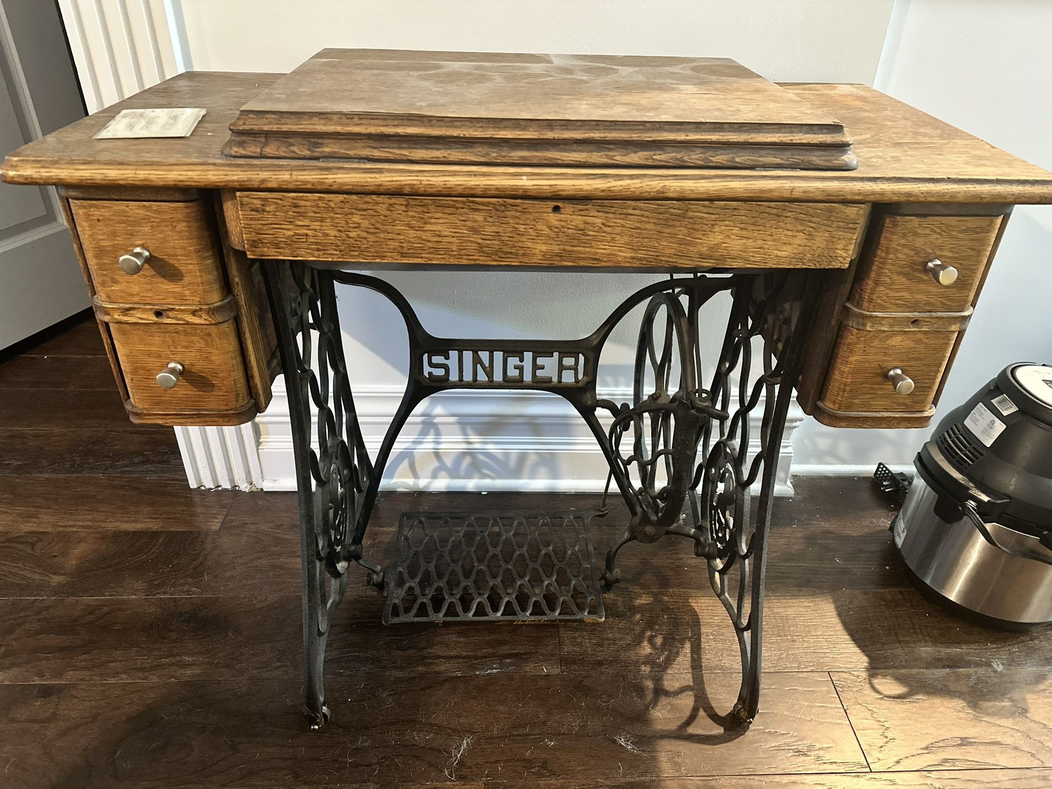 Vintage Singer Sewing Machine, Model 115, Produced in 1913 - photo 2