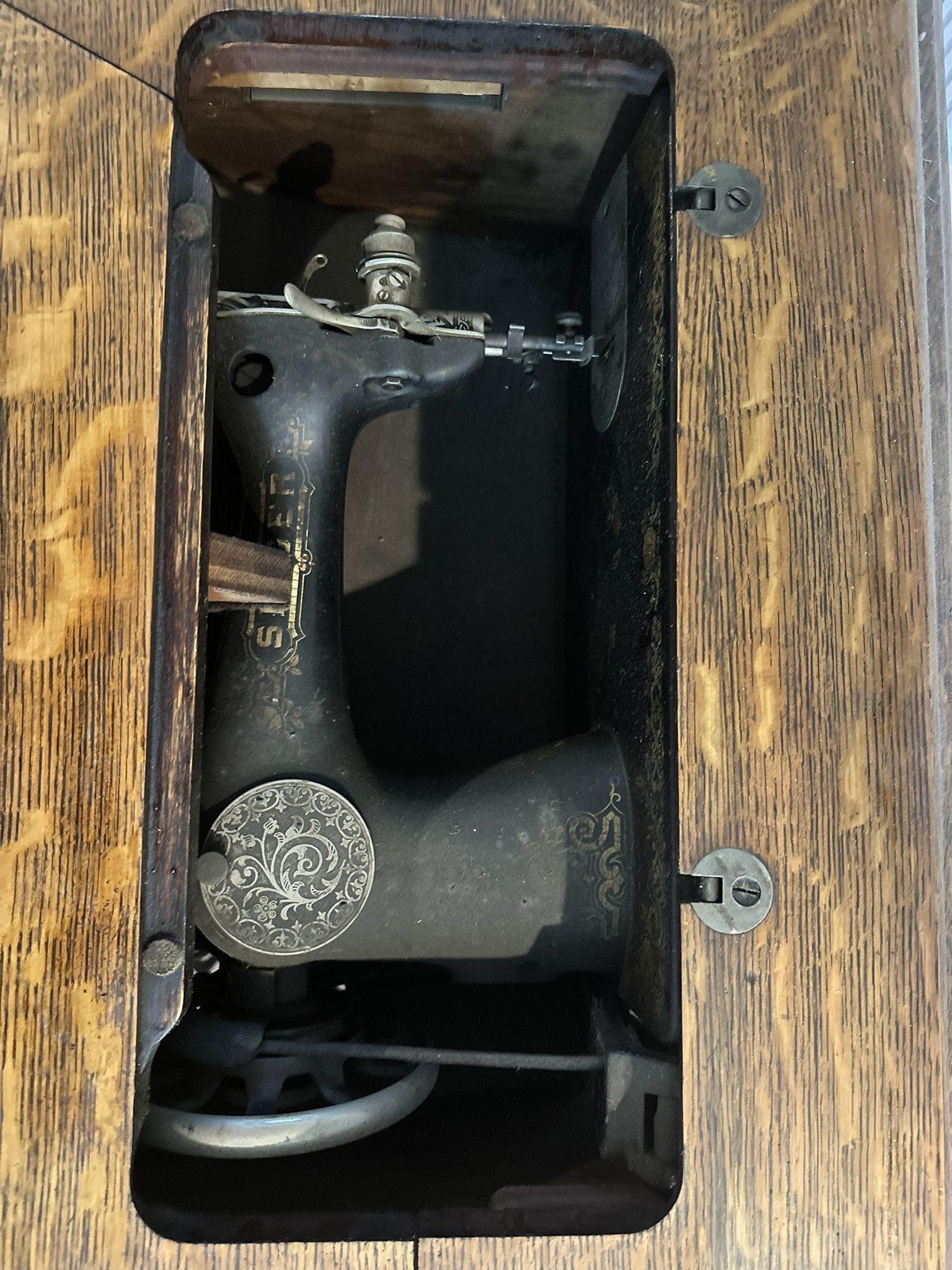 Vintage Singer Sewing Machine, Model 115, Produced in 1913 - photo 3