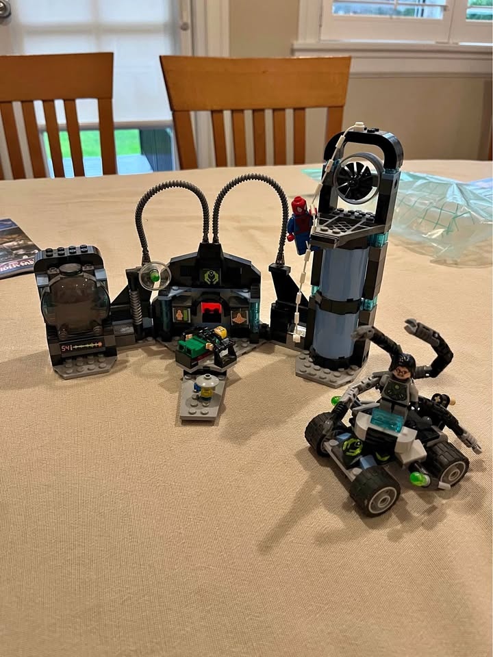 Lego Spider Man’s Doc Ock Ambush - Instructions