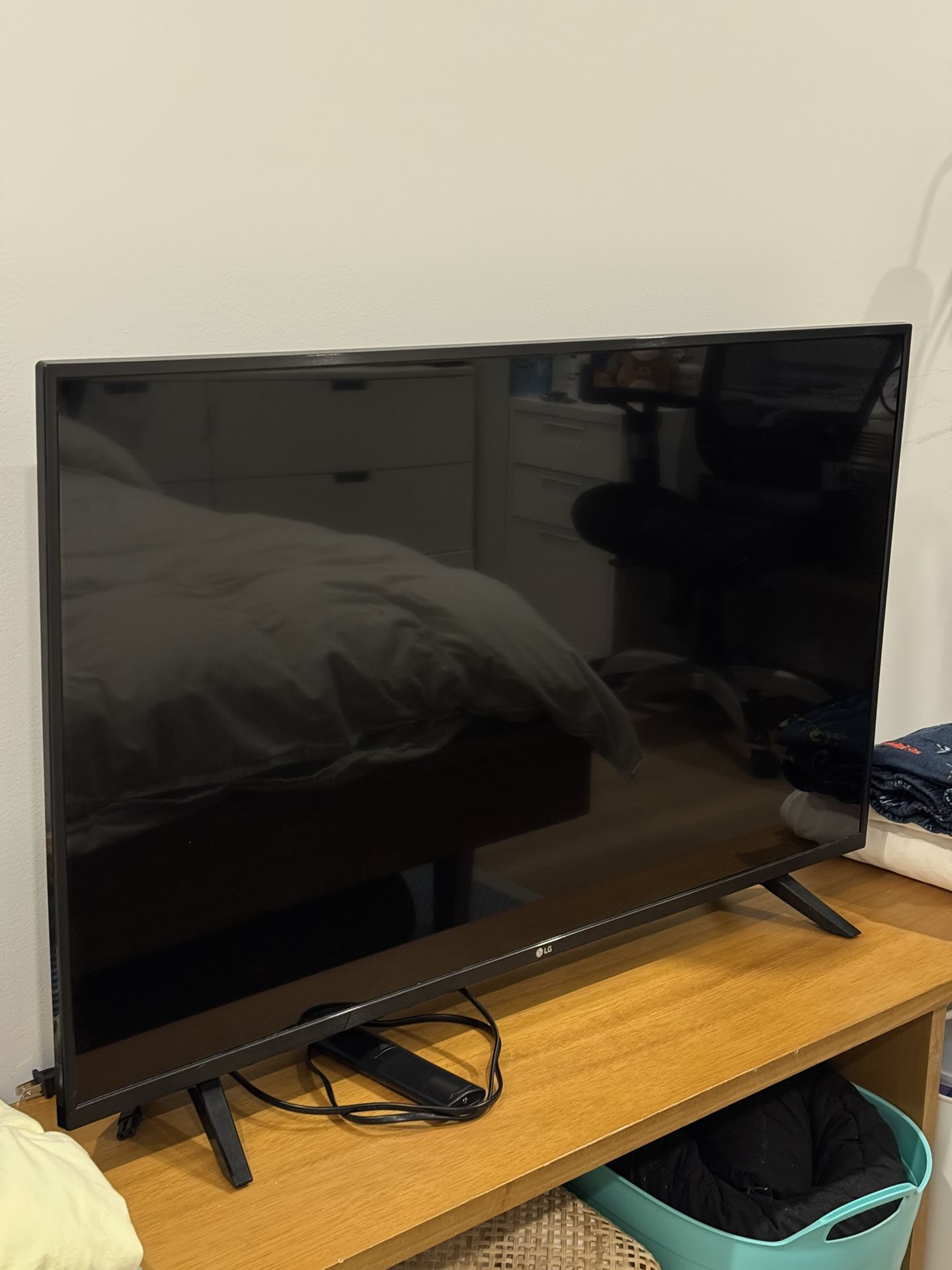 LG 43” Class UP7000 Series LED 4K UHD Smart webOS TV