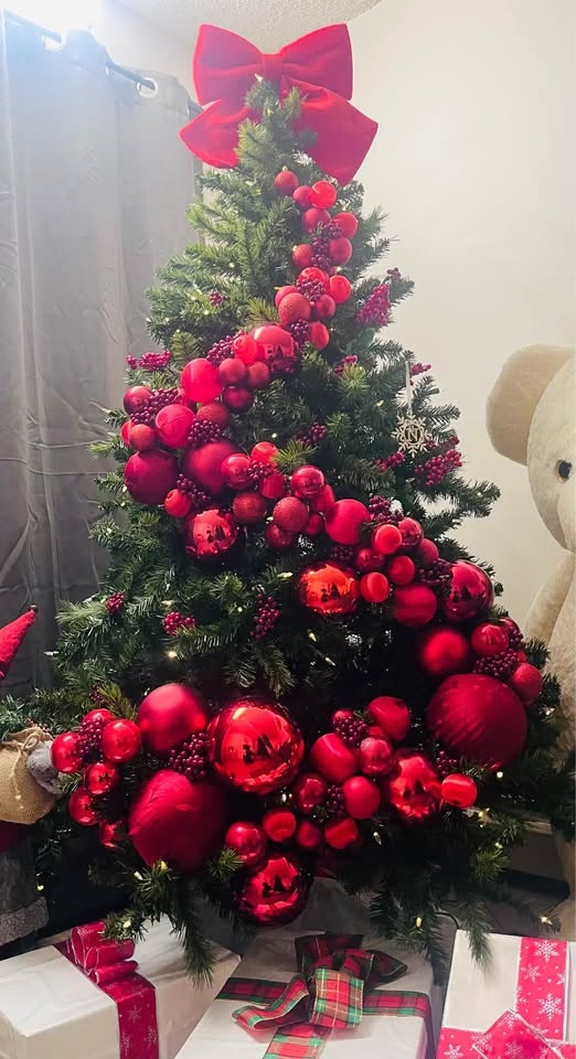 Beautiful red Christmas ornaments and red garland - photo 3