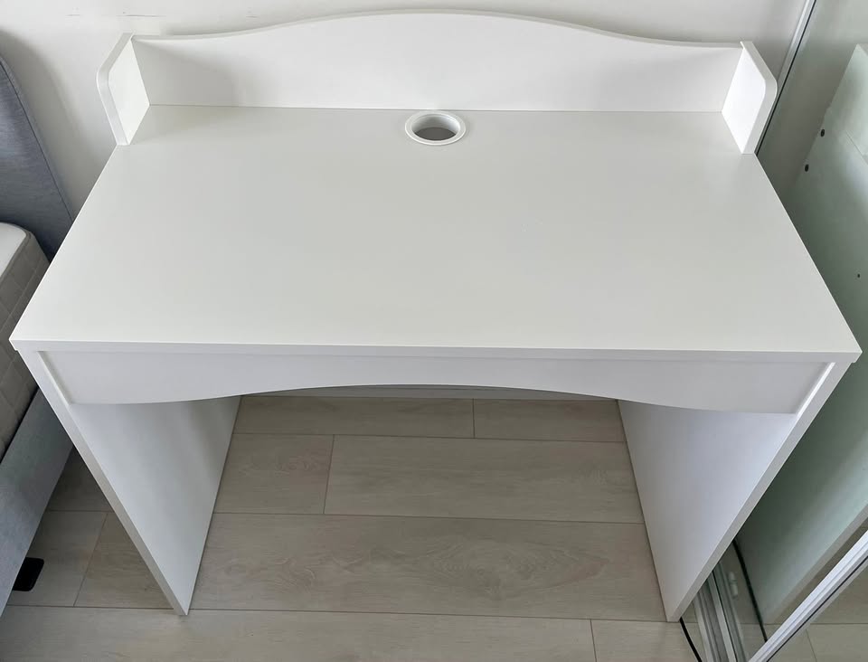 SMÅGÖRA Desk – White