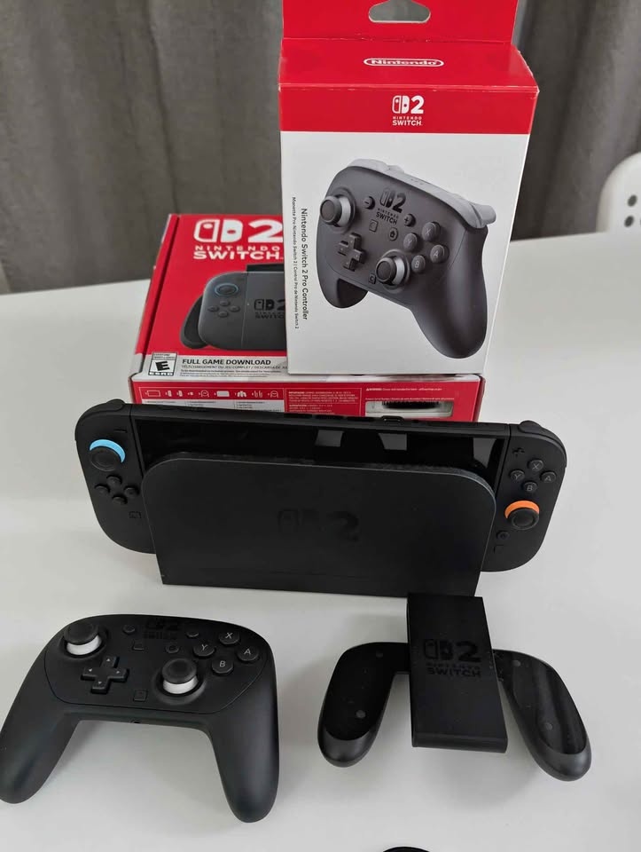 Nintendo Switch 2 + Pro Controller 2 - photo 3