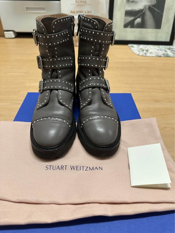 STUART WEITZMAN grey boots - photo 2