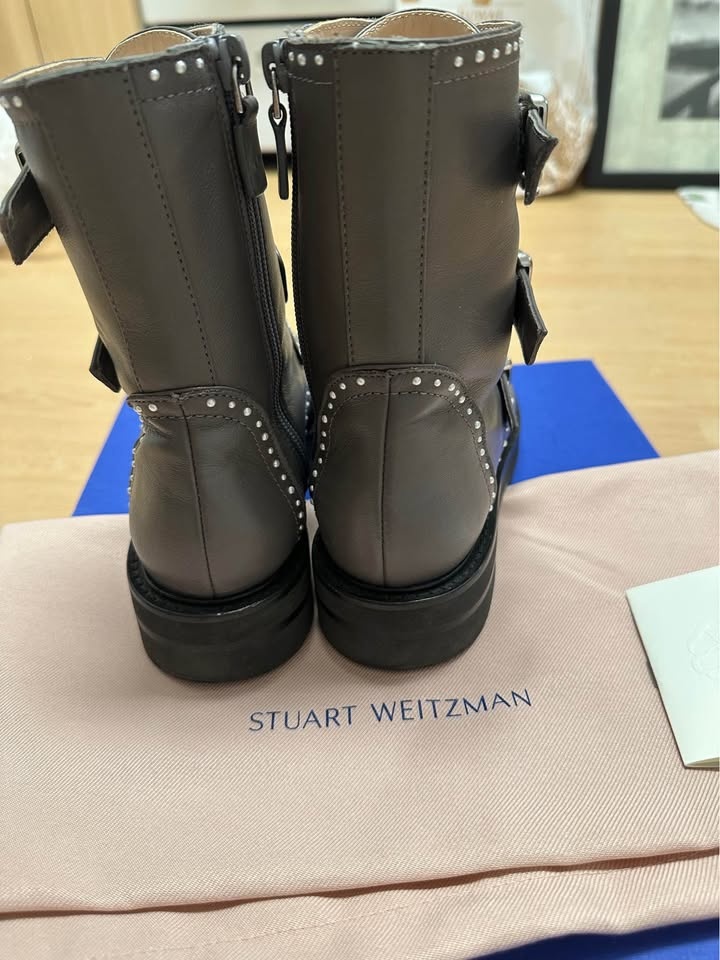 STUART WEITZMAN grey boots - photo 4