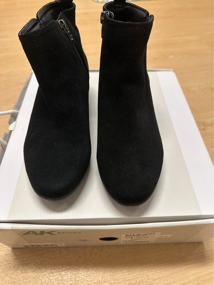 Anne Klein Black Boots - photo 2