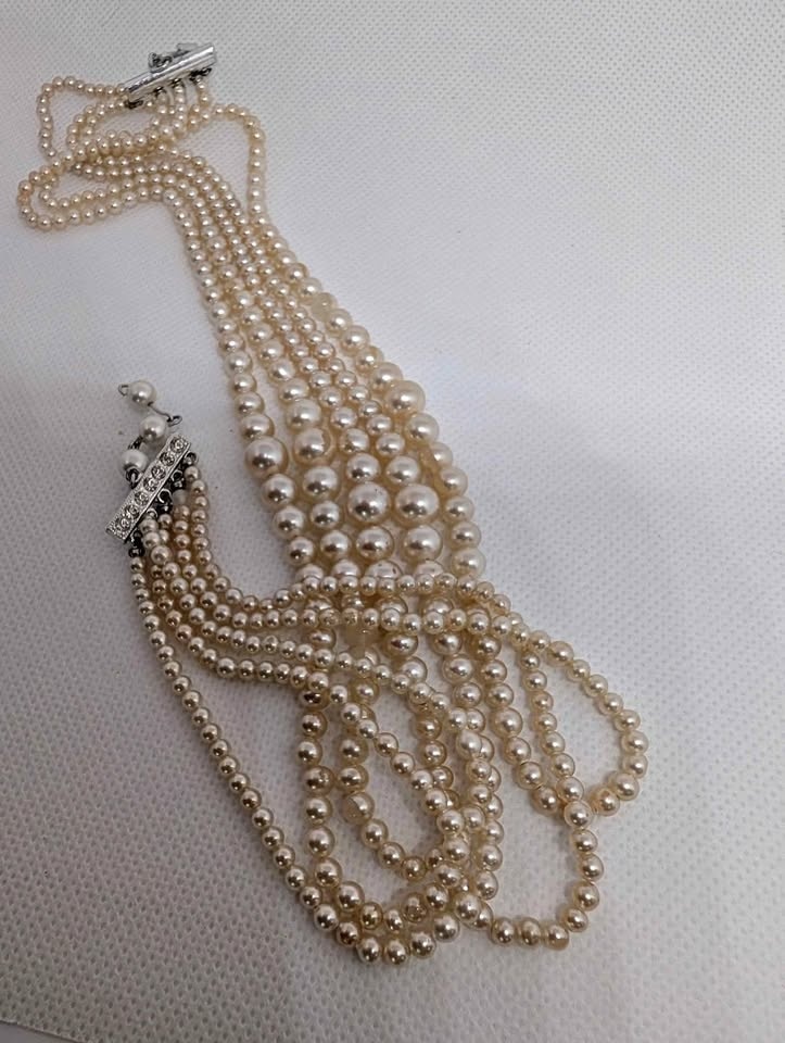 Lot of Vintage Pearl Jewelry pick up in Spruce Grove