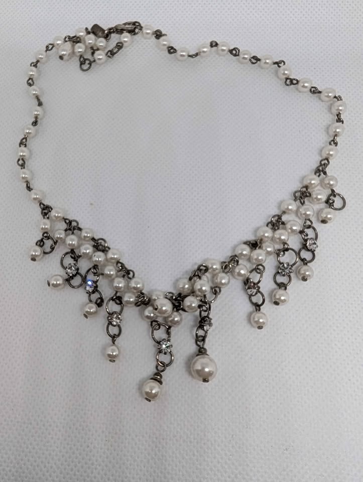 Lot of Vintage Pearl Jewelry pick up in Spruce Grove - photo 5