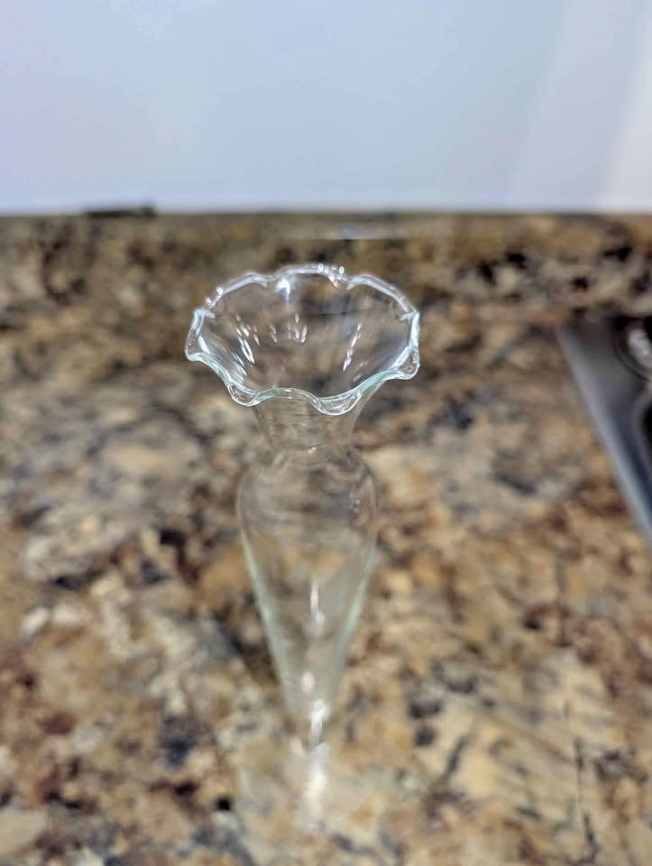 Hand blown Princess House Crystal bud vase.