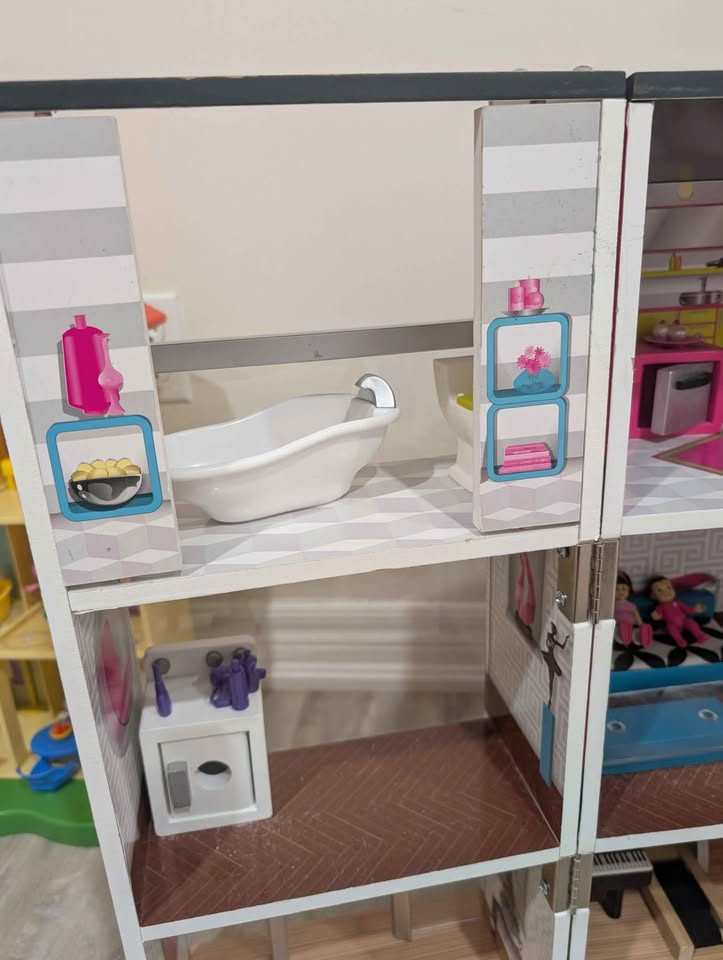 KidKraft Townhouse – Complete Set w/ Accessories - photo 2