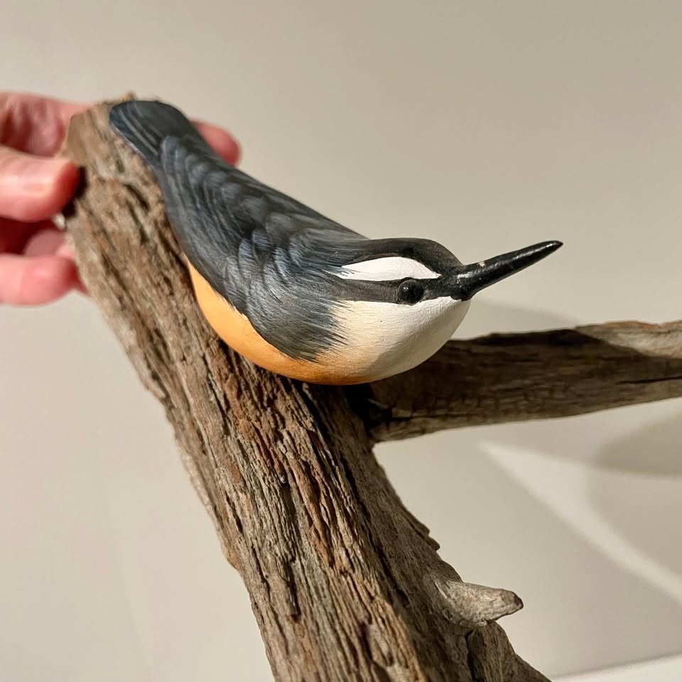 Vintage red breasted nuthatch hand carved - photo 2