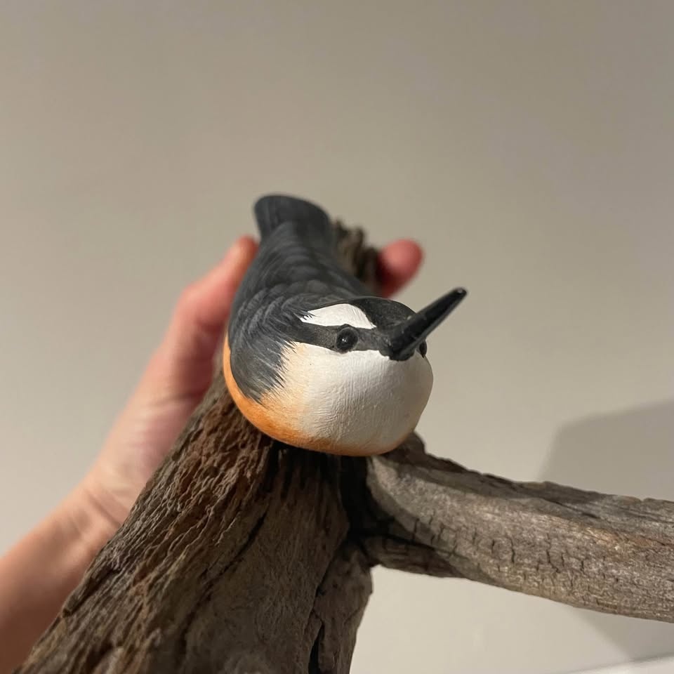 Vintage red breasted nuthatch hand carved - photo 3