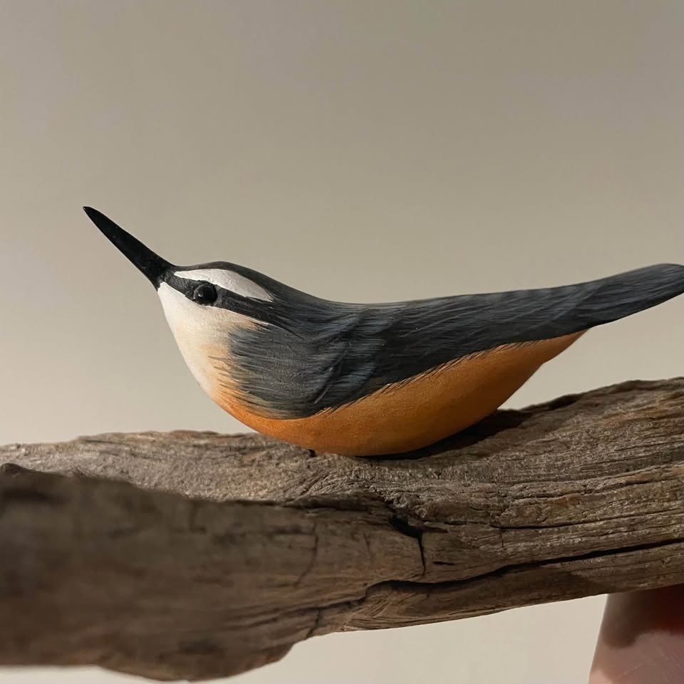 Vintage red breasted nuthatch hand carved - photo 4