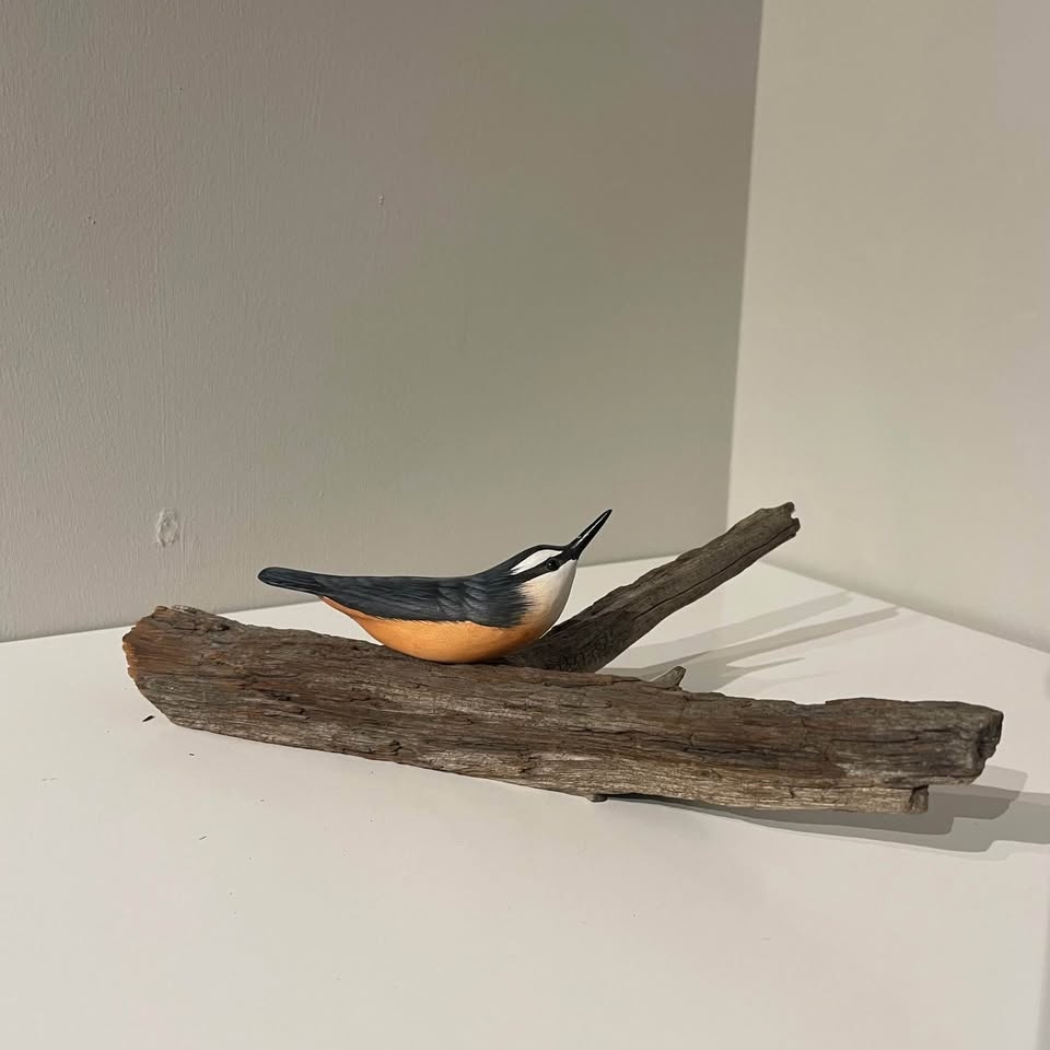 Vintage red breasted nuthatch hand carved - photo 5
