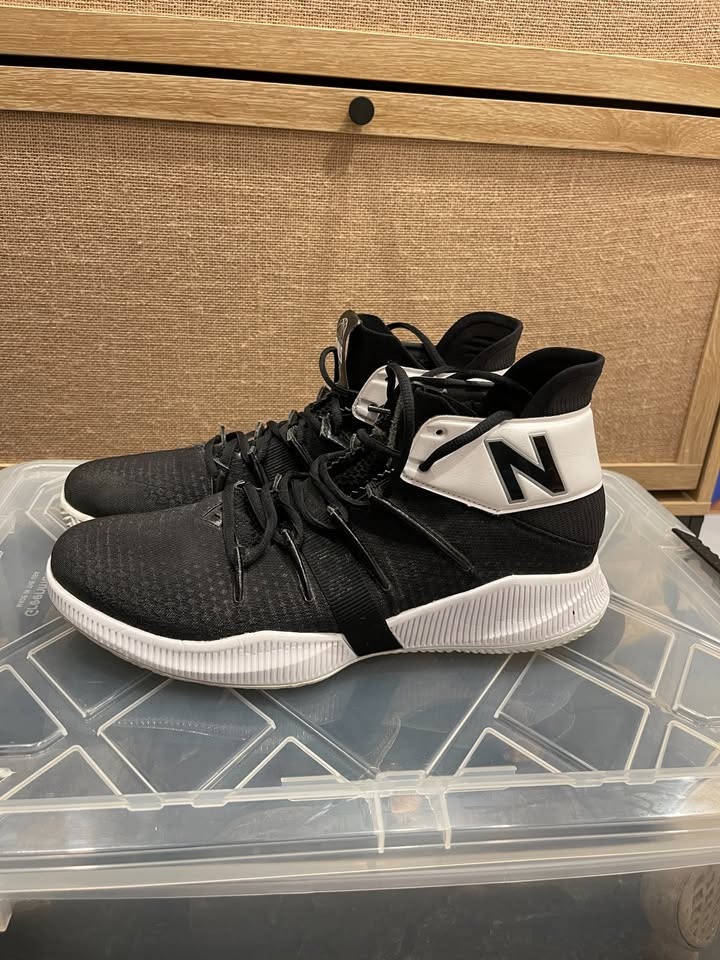 AUTHENTIC New Balance OMN1S • Black/White • Size 12 - photo 3