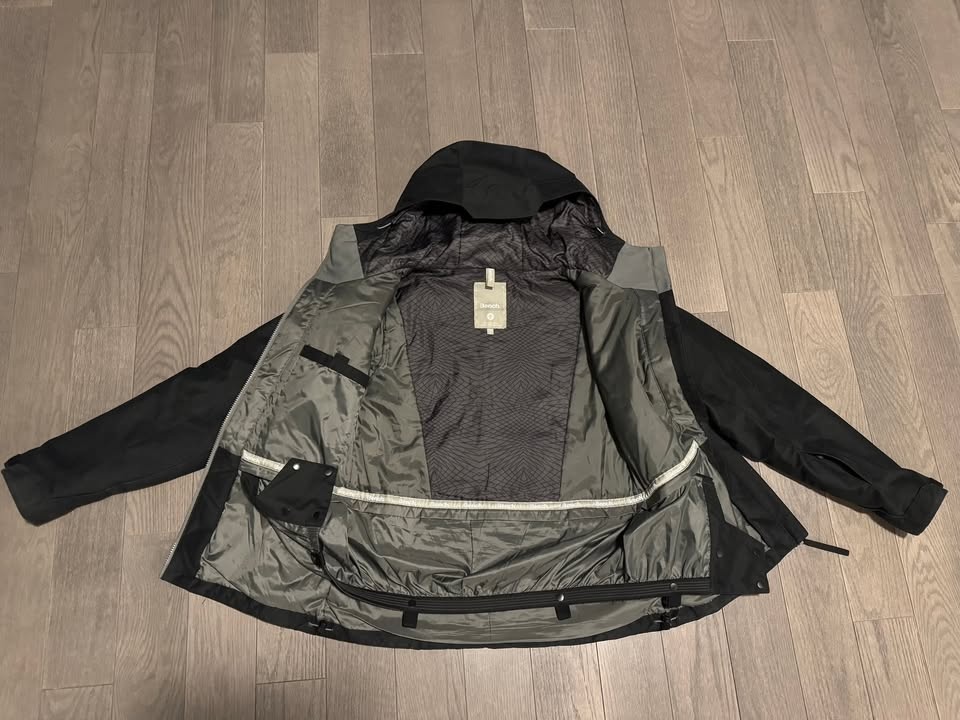 Bench Snowboarding Coat - Women's Size Medium - photo 2