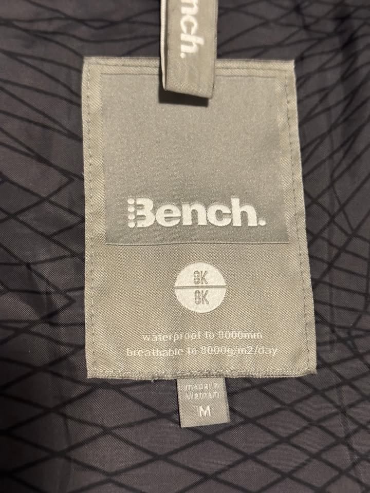 Bench Snowboarding Coat - Women's Size Medium - photo 4