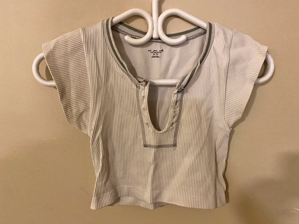 Out From Under Ribbed Cropped Top – Women’s XS/S