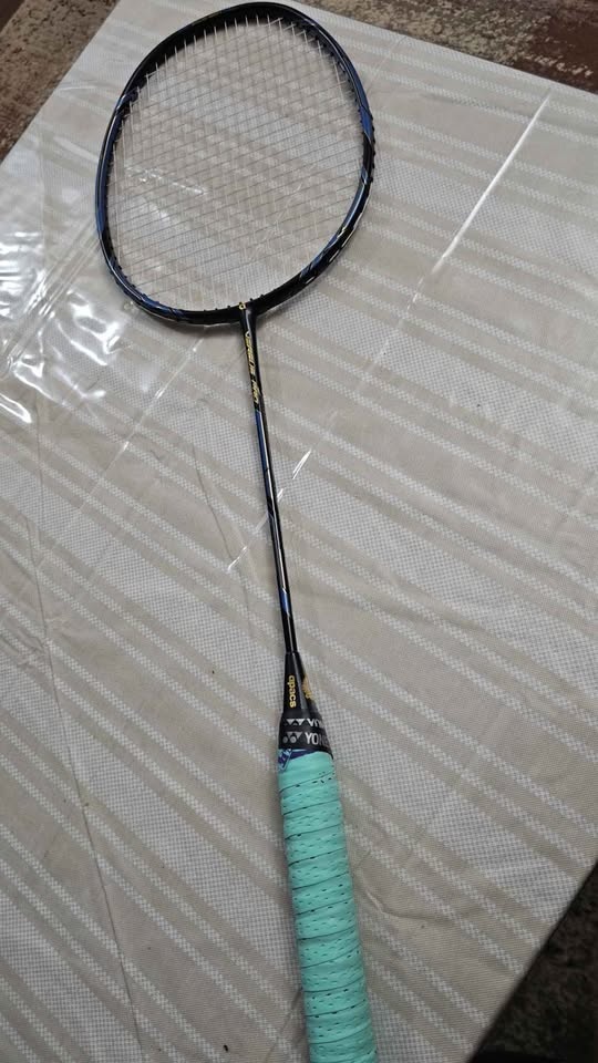 Apacs Versus pro with yonex nanogy 95 strings brand new