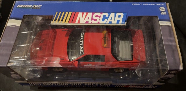 Greenlight 1987 Pontiac GTA NASCAR Daytona 500 - photo 2