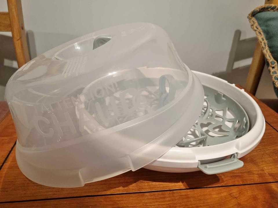 Baby bottle sterilizer and dryer