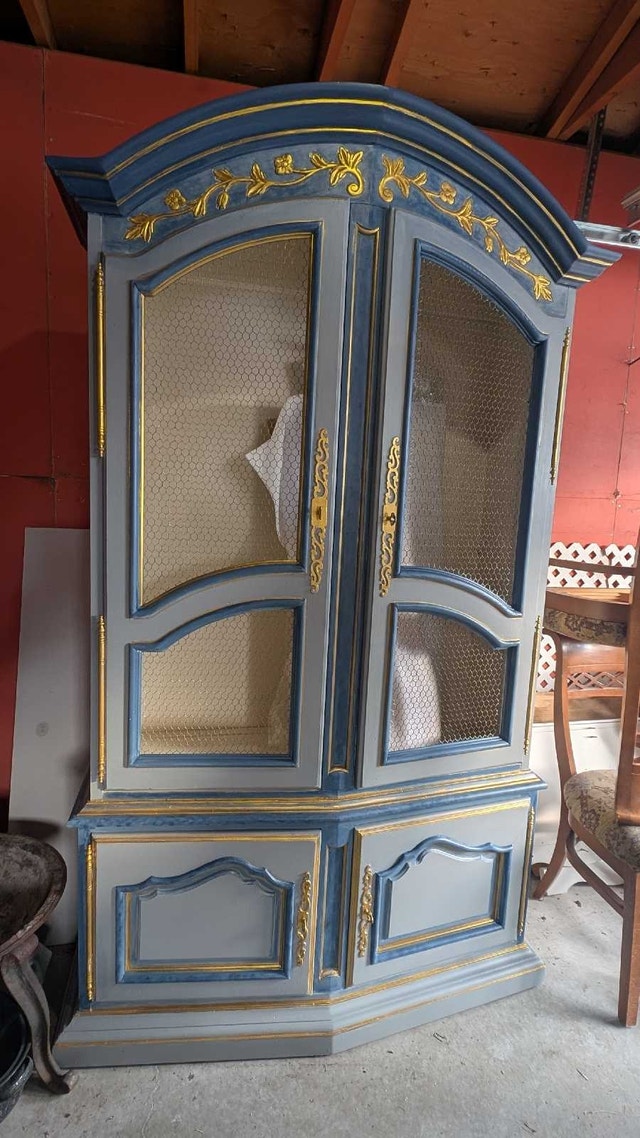🩷Gorgeous light up cabinet - photo 2