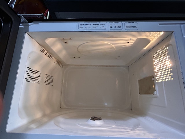 Small 900 Watts Microwave - photo 5