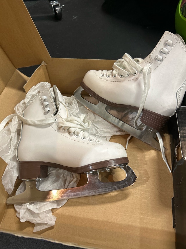 Ice Skates Junior size 11 - photo 2