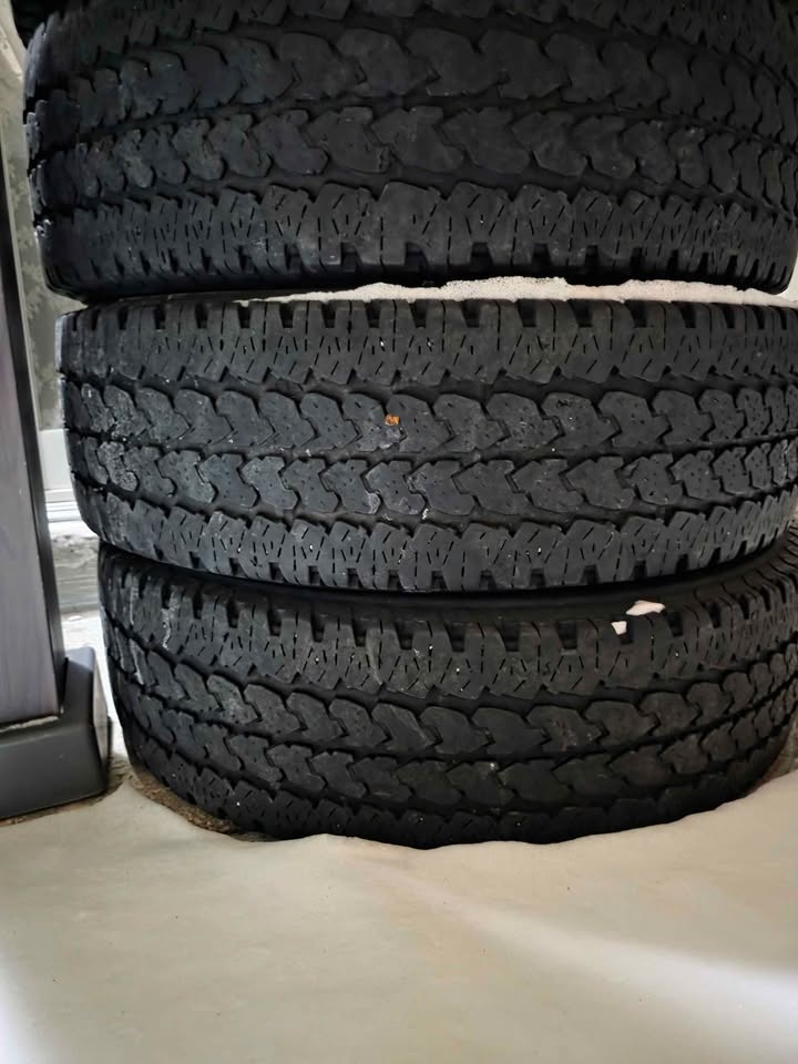 245/75R17 Tires (Set of 4) Good used condition - photo 2