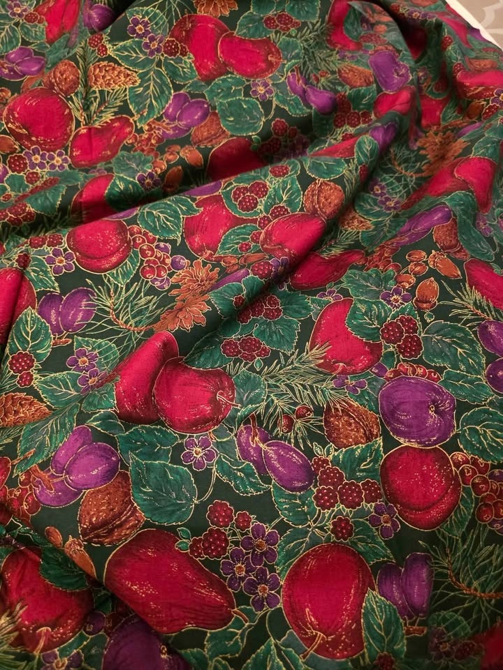Rich Fruit Christmas Quilting Cotton - 4.2 Meters - photo 2