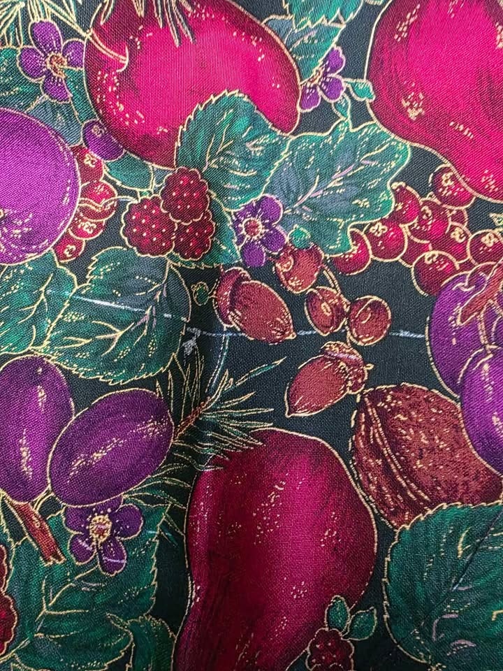 Rich Fruit Christmas Quilting Cotton - 4.2 Meters - photo 3
