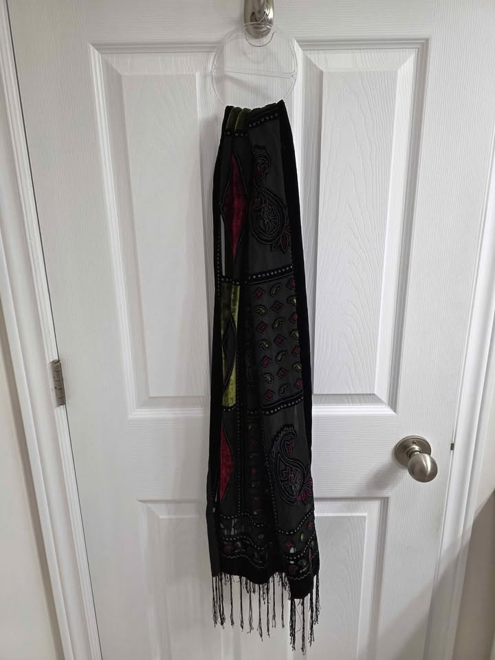 Gorgeous Black Velvet Women's Fashion Scarf - photo 3