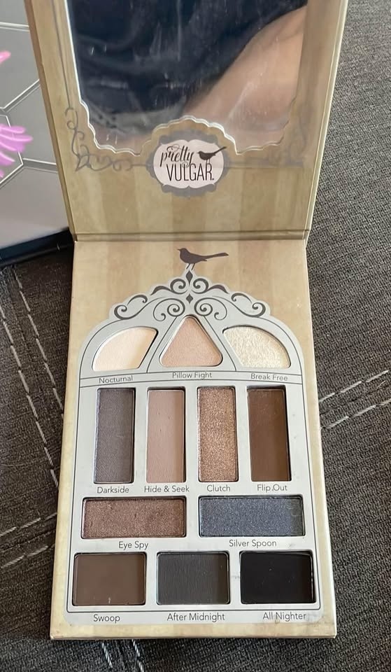Eyeshadow bundle - photo 4