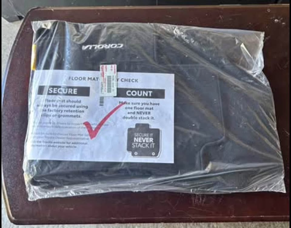 Toyota Corolla LE 2024 Floor Mats