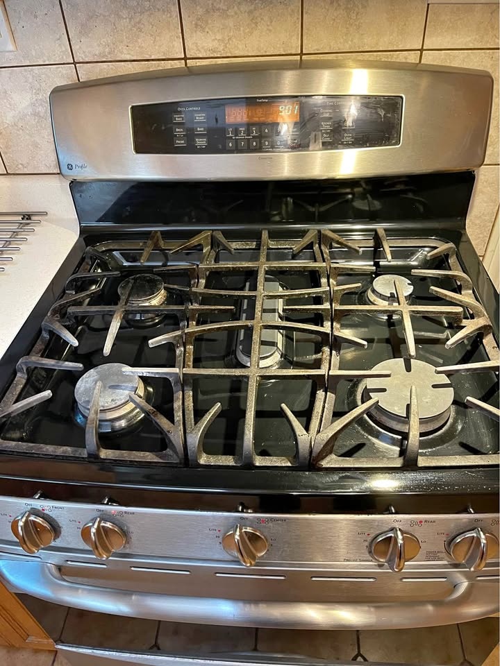 Stainless Steel 5-Burner Gas Range – Good Condition
