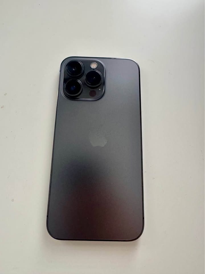 iPhone 13 Pro in great condition - photo 2