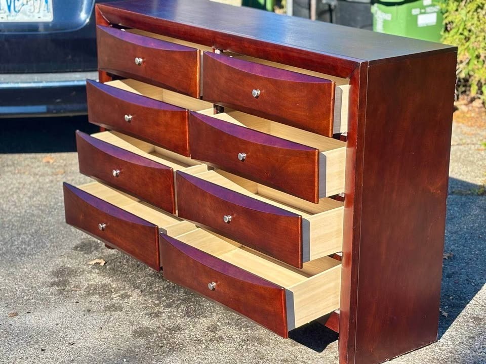 Solid Wood 8-Drawer Dresser - photo 5