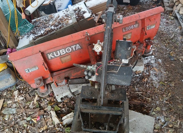 4 way snow plow Kubota L2061B - photo 2
