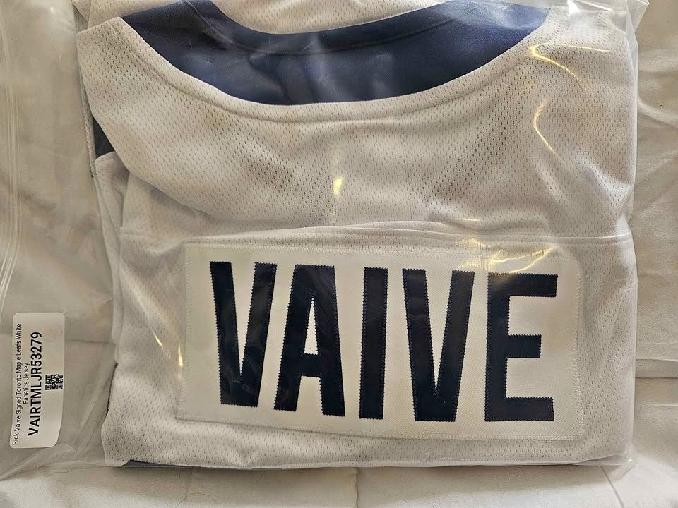 Rick Vaive signed fantastics jersey
