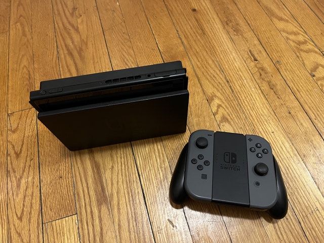 Nintendo Switch + 128GB SD - photo 4