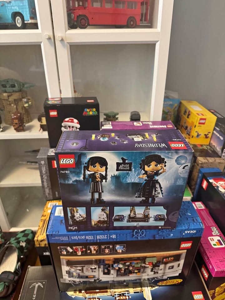 Wednesday Addams Figure Lego Set 76780