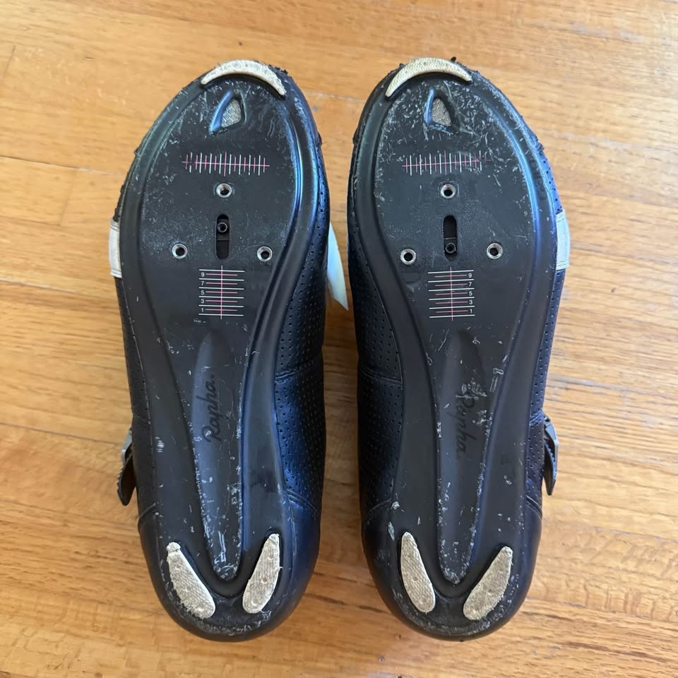 RAPHA Grand Tour Road Cycling Shoes – Size 44 (EU) – Black - photo 4