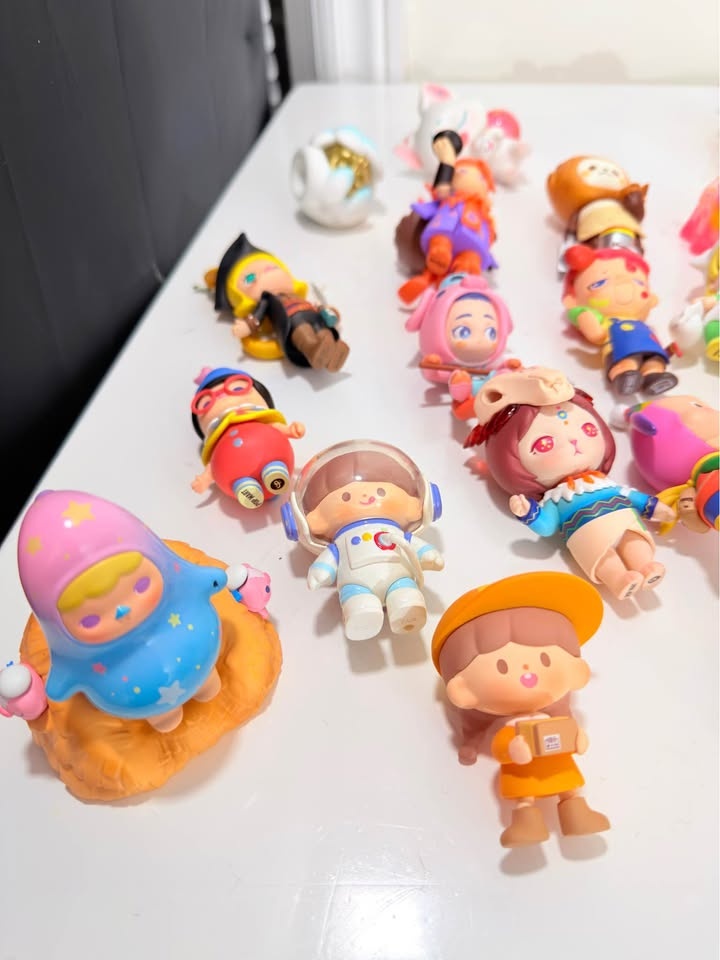 Pop mart blind box figures (25 for $150) - photo 4