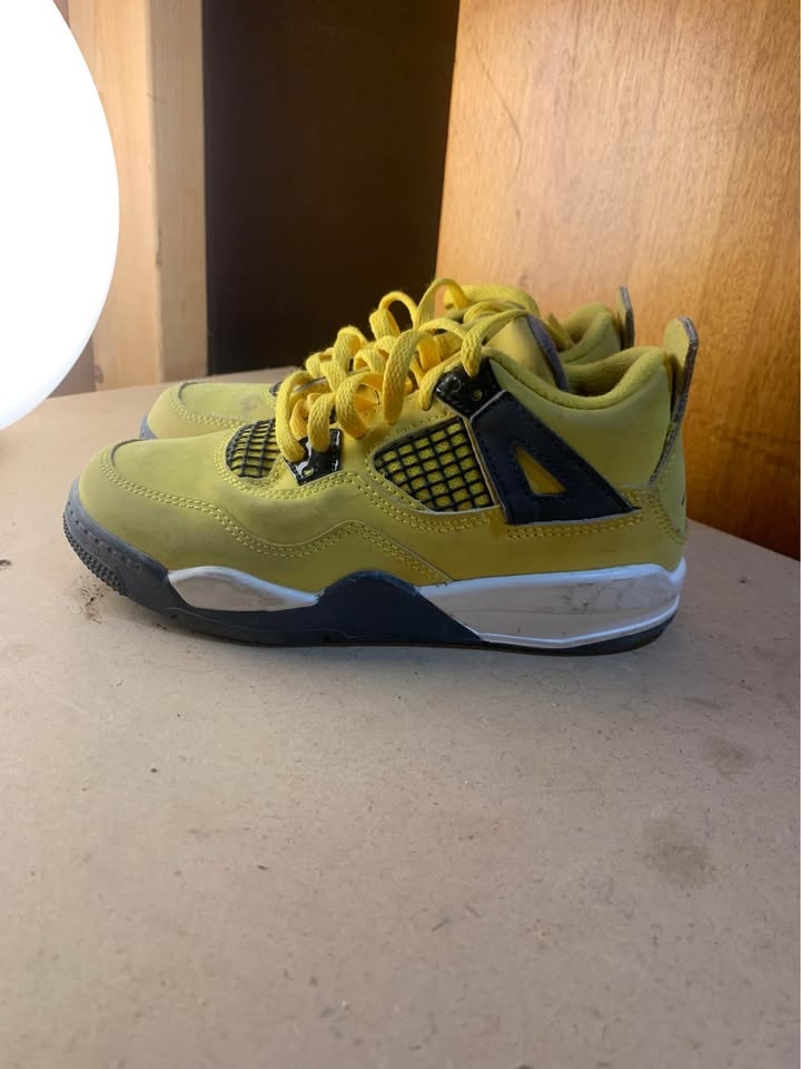 Kids Jordan 4s - photo 2