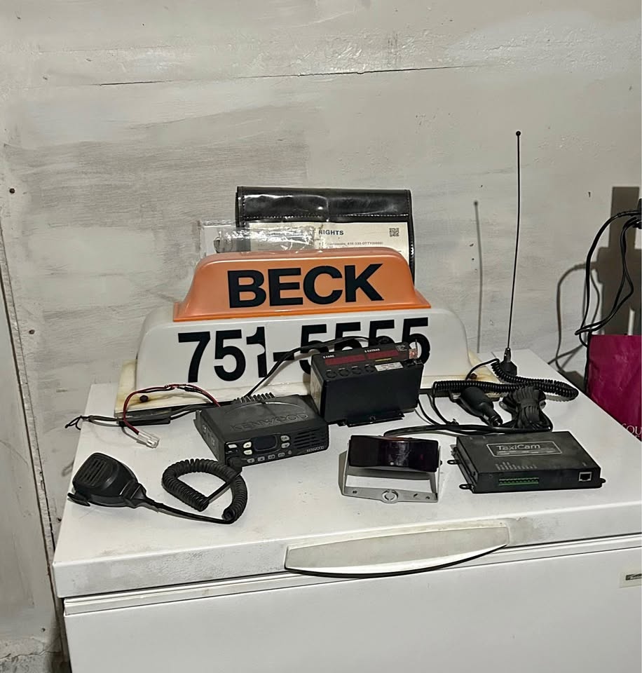 🚕 Beck Taxi Equipment Bundle – Signs, Radios– Best Offer